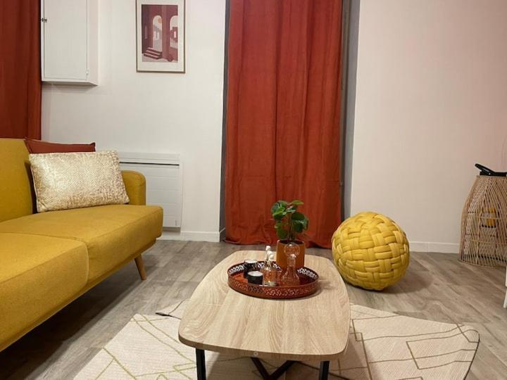 Apartamento Comme Un Air De Provence A Blois Exterior foto